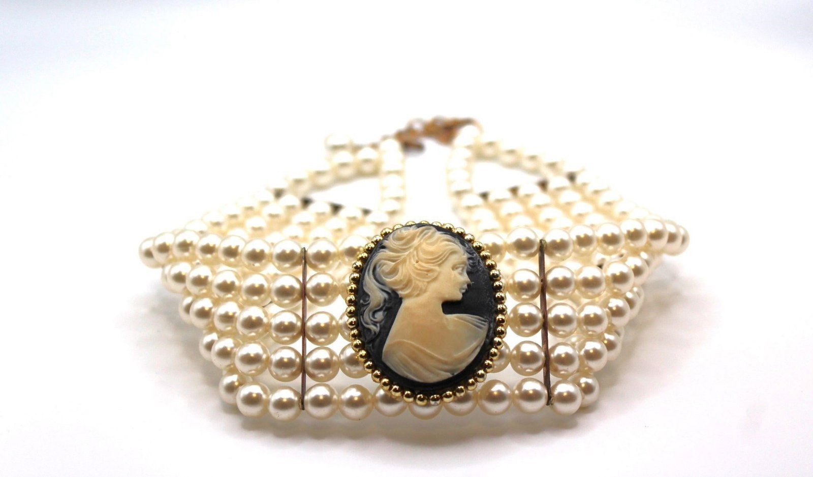 FIVE STRAND FAUX PEARL & CAMEO CHOKER 13": Very pretty Five Strand FAUX Pearl & Cameo Center Choker, very elegantDimensions: Necklace - 13" L