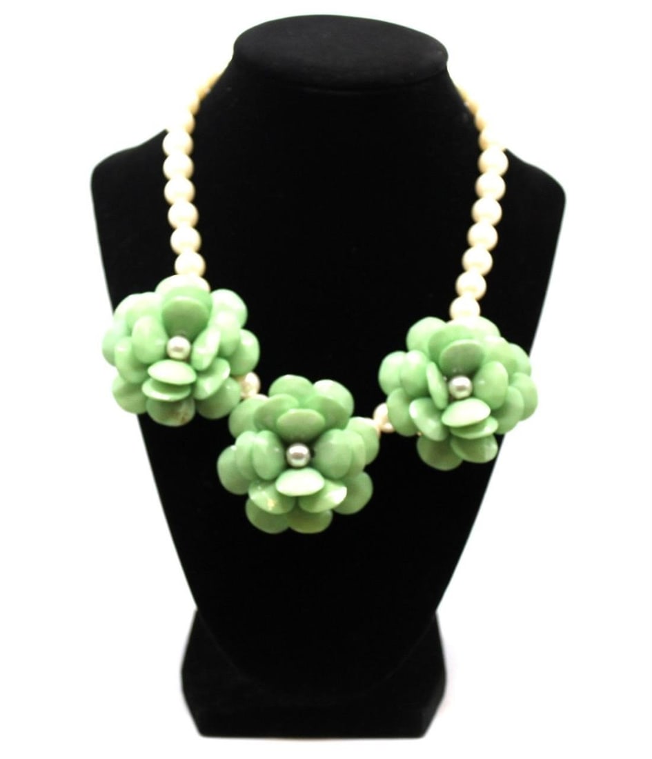 GREEN BEADED ROSE STATEMENT NECKLACE (1 of 4)