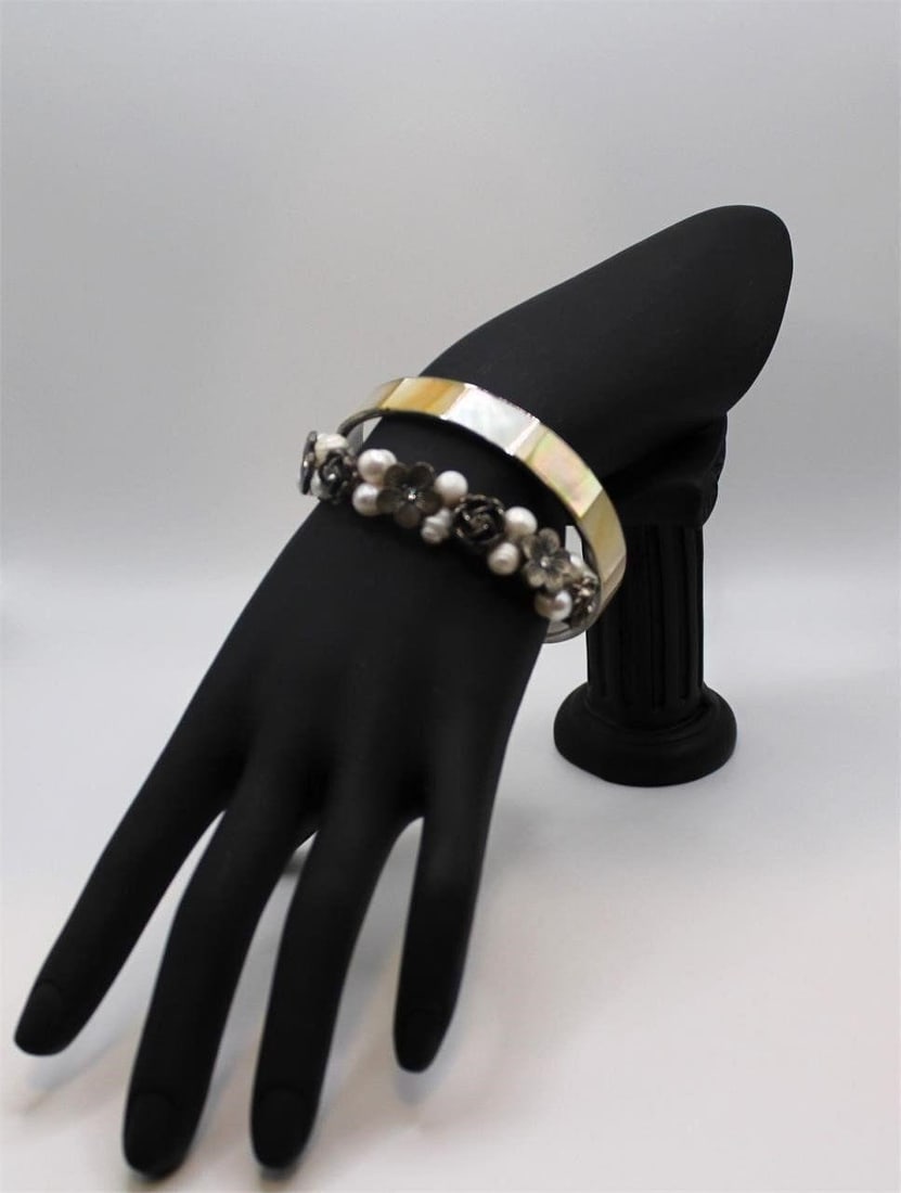 (2) LOTS MOP & FRESHWATER PEARLS BANGLES: Pretty New 2 Lots of Mother of pearls Yellow dyed & freshwater pearls bangles Made in Philippines Designer/Brand: Made in Philippines Metal Purity: stainless steel settingsMetal: stainless steel setti