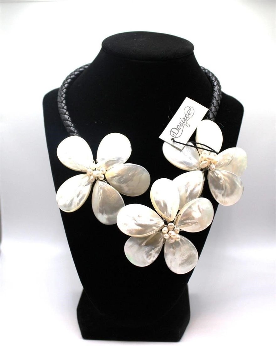 VINTAGE DESIREE FLORAL MOP & PEARLS CHOKER W/ BOX (1 of 3)