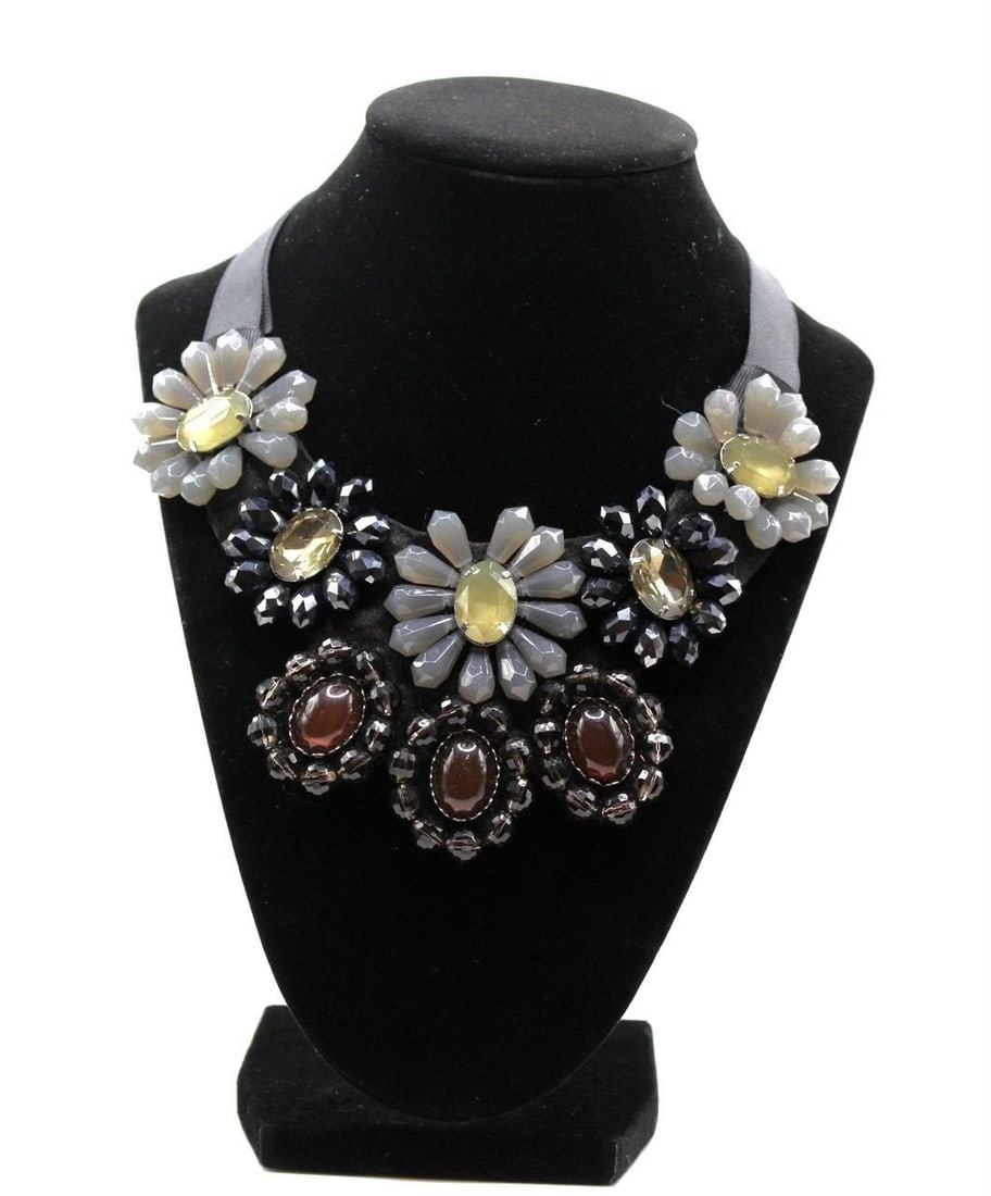 TALBOTS BLACK STATEMENT FLORAL BIB NECKLACE (1 of 3)