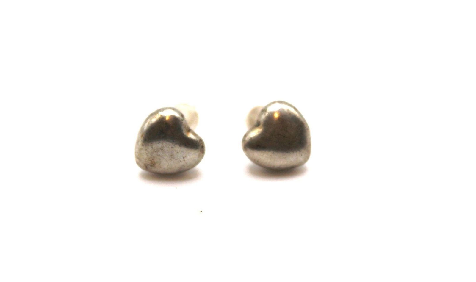 VINTAGE MMA USA 925 SOLID HEART STUD EARRINGS (1 of 2)
