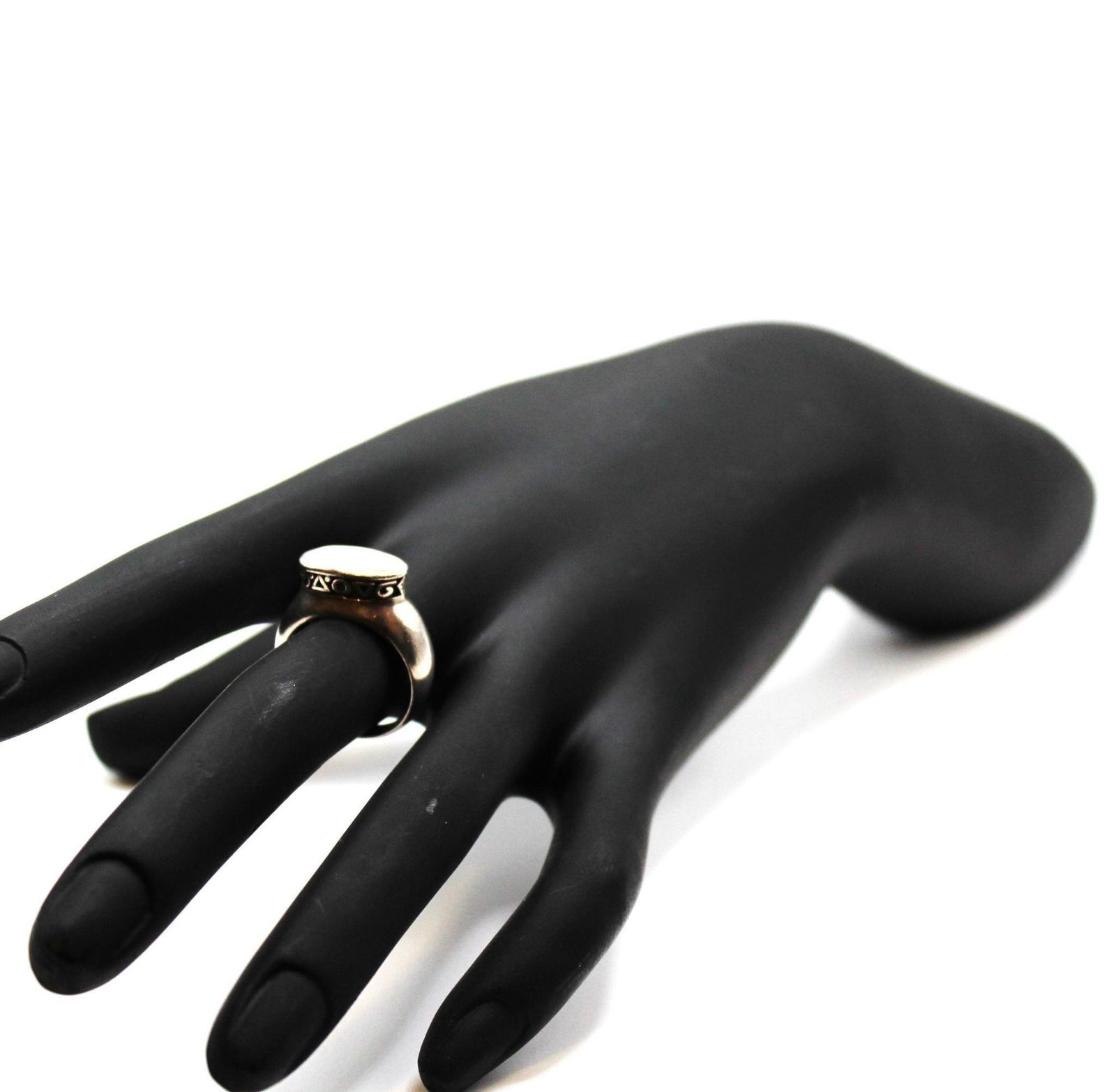 STERLING RING W/ MOP SIGNED NF 925 Size 7 (1 of 4)