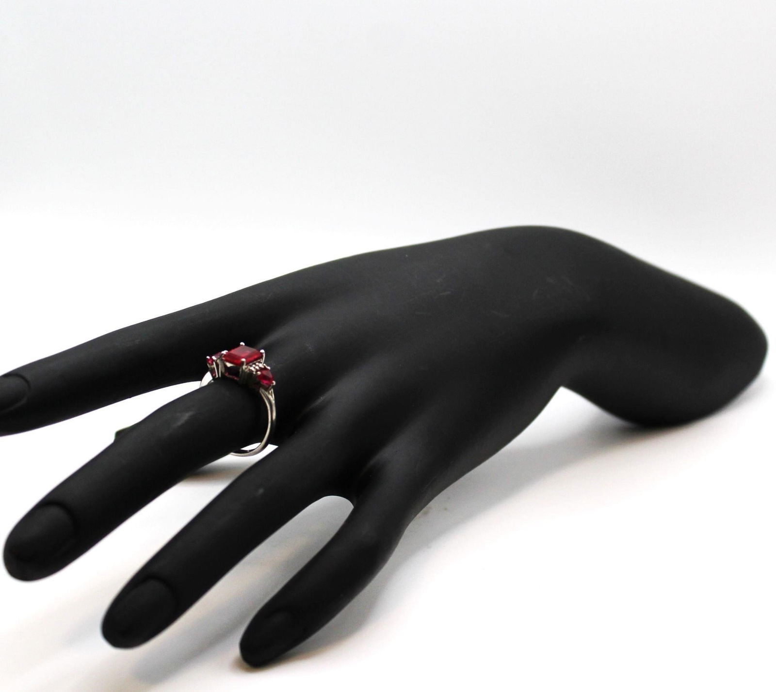 PINK SAPPHIRES & DIAMONDS STERLING RING SZ 7: PINK SAPPHIRES & DIAMONDS STERLING RING SZ 7 WITH RESERVE Designer/Brand: SIGNED 925 Setting: Sterling silver 925Stone: PINK SAPPHIRES & DIAMONDSDimensions: 7Weight: 3.2 grams