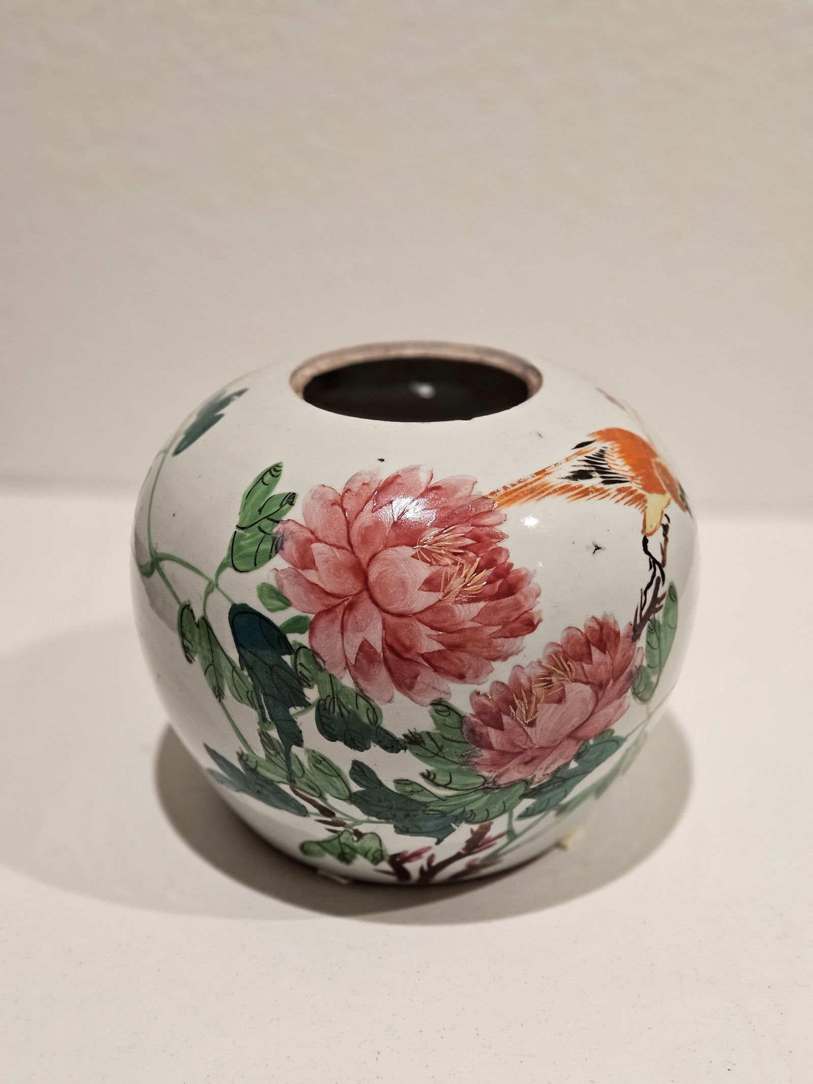 Chinese antique famille rose jar: 19th Qing dynasty Chinese antique famille rose porcelain jar. 7.5"H 8"W