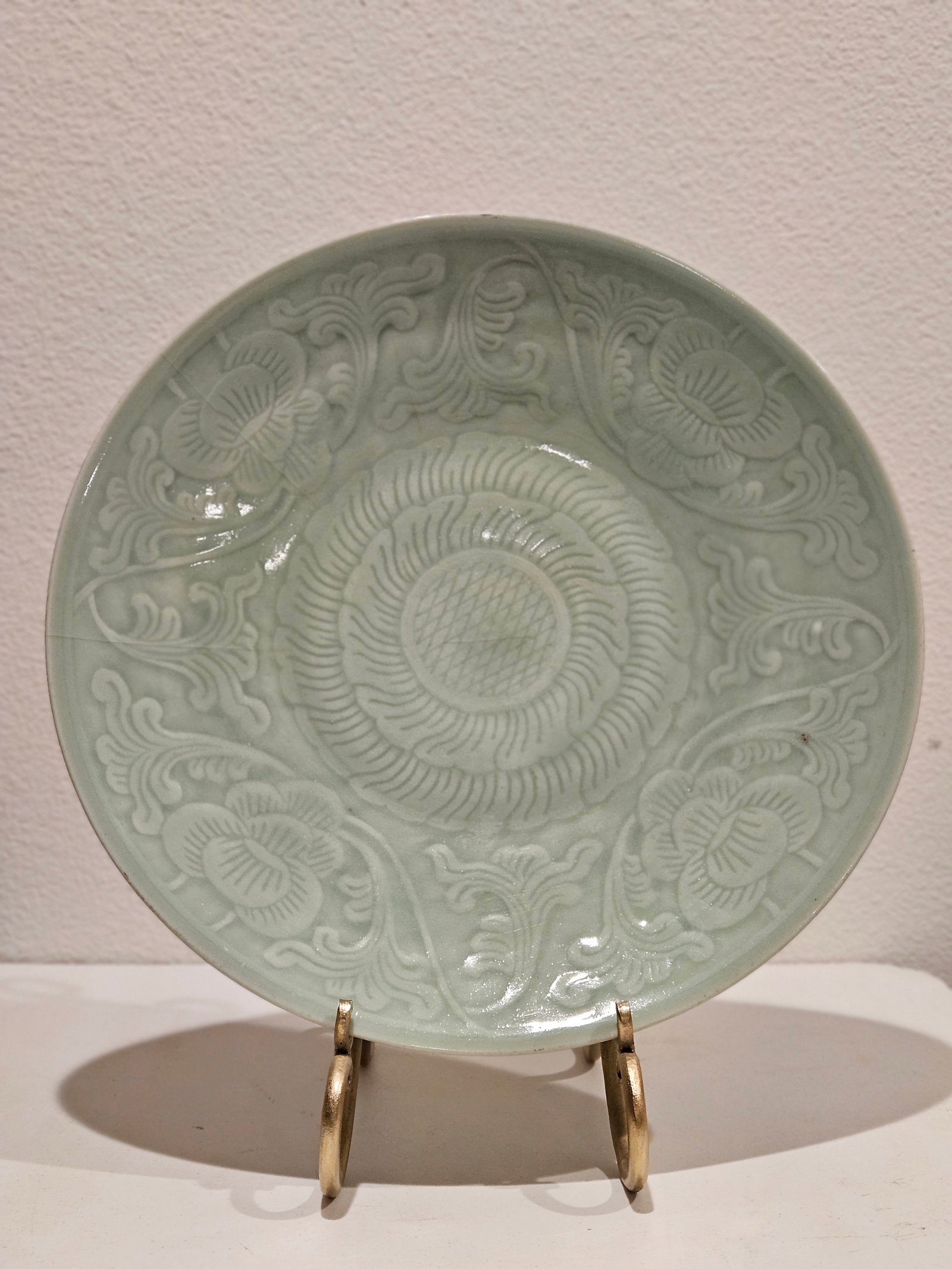 Chinese large longquan celadon-glazed dish (1 of 5)