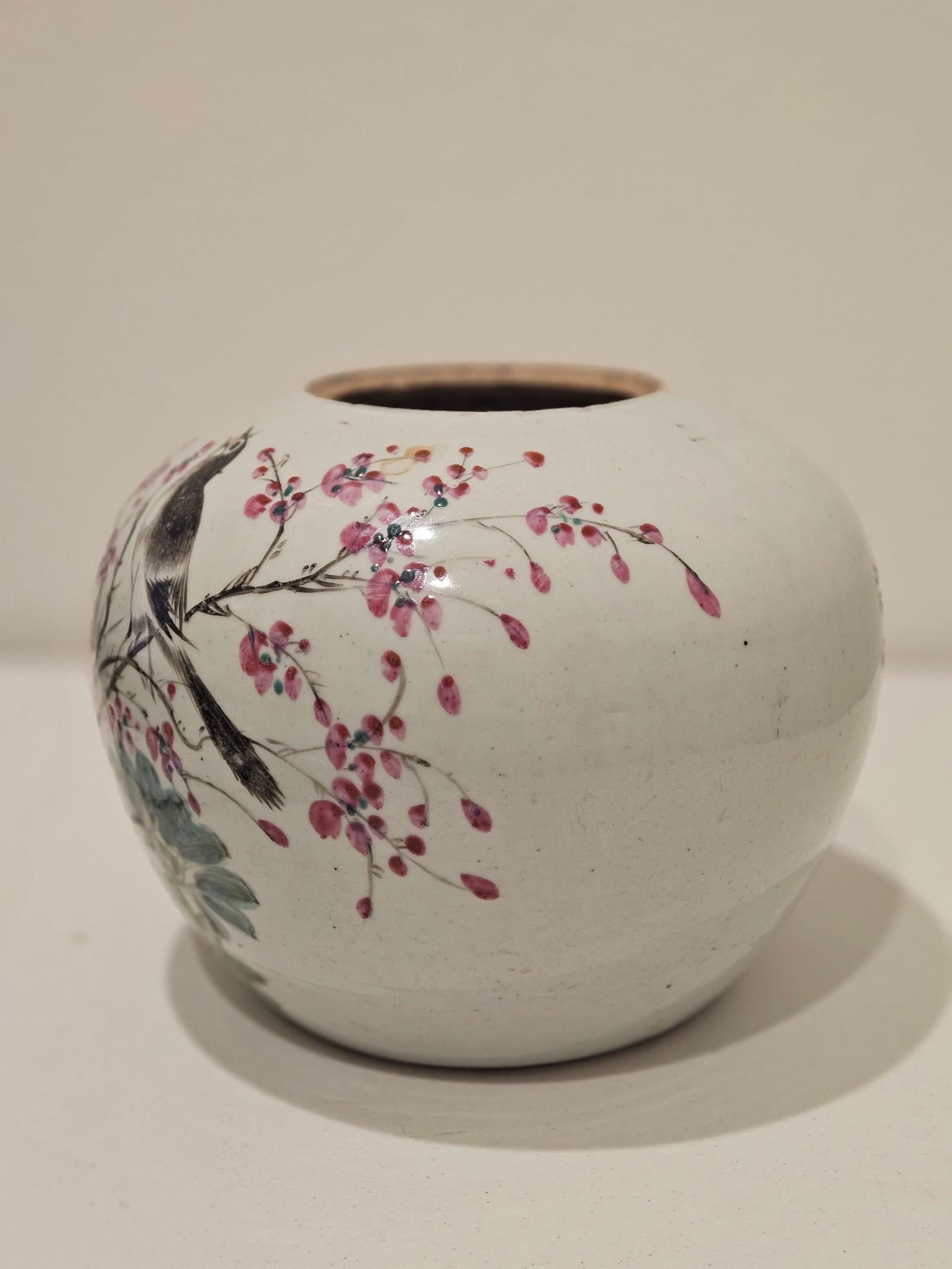 Chinese antique famille rose jar: 19th Qing dynasty Chinese antique famille rose porcelain jar. 7.5"H 8"W