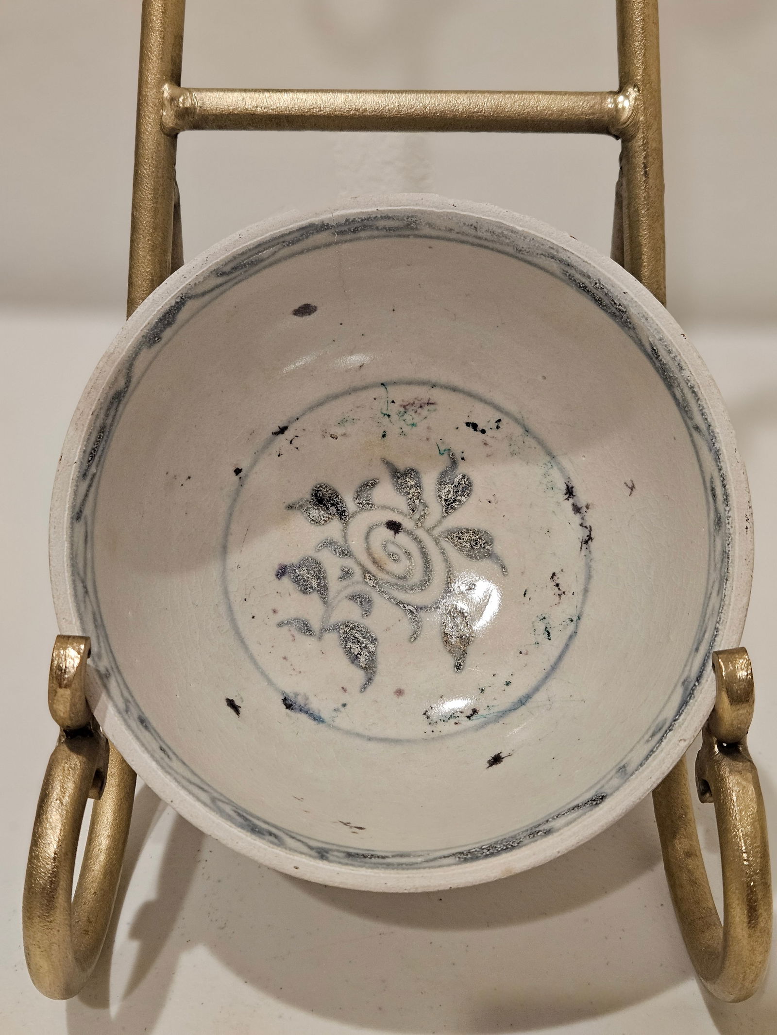 Chinese antique porcelain bowl: Ming dynasty Chinese Annan porcelain blue and whit bowl 5.5" dia 2.8"H