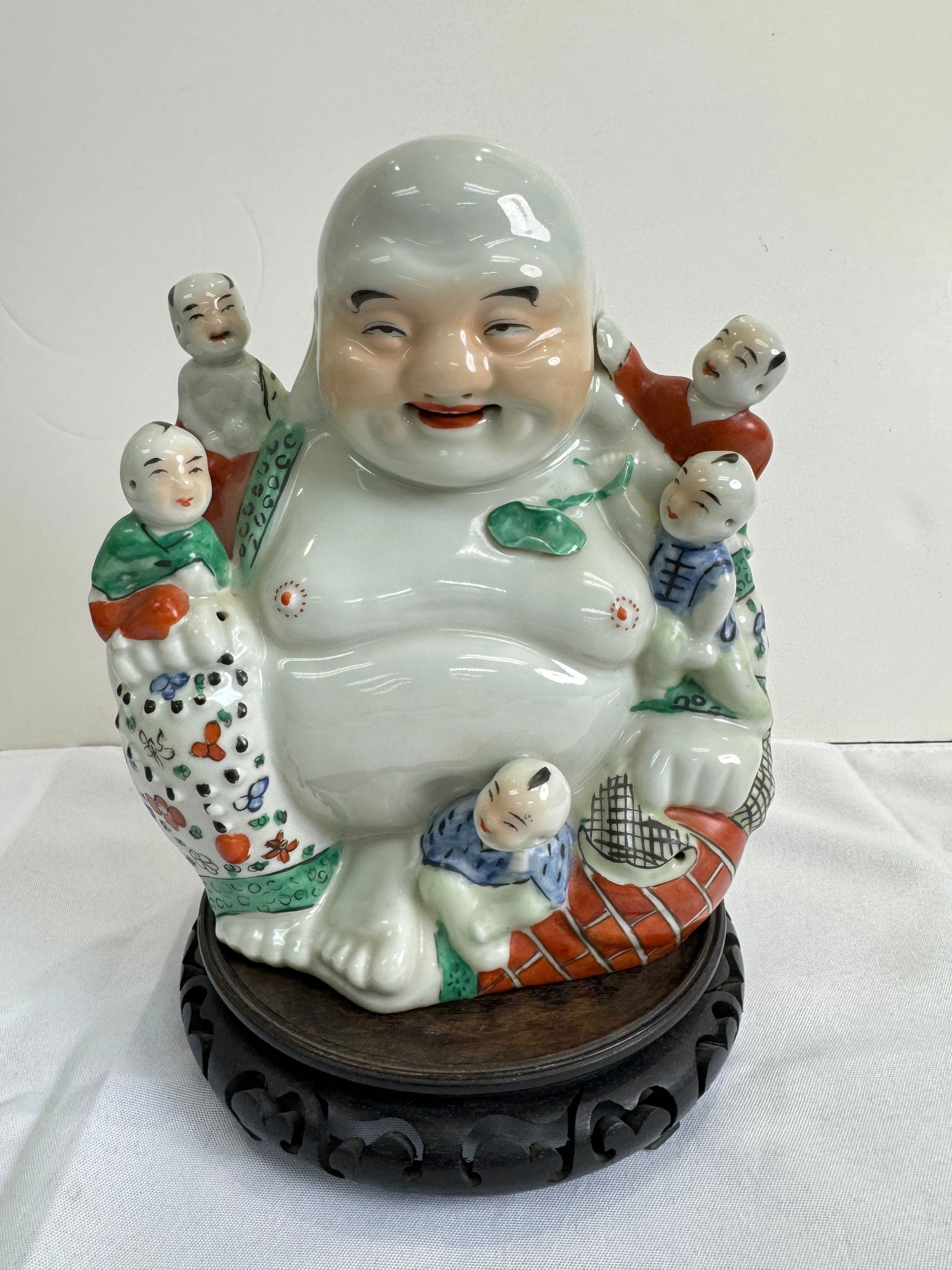 Chinese antique famille rose Buda sculpture: Chinese antique famille rose Buda sculpture