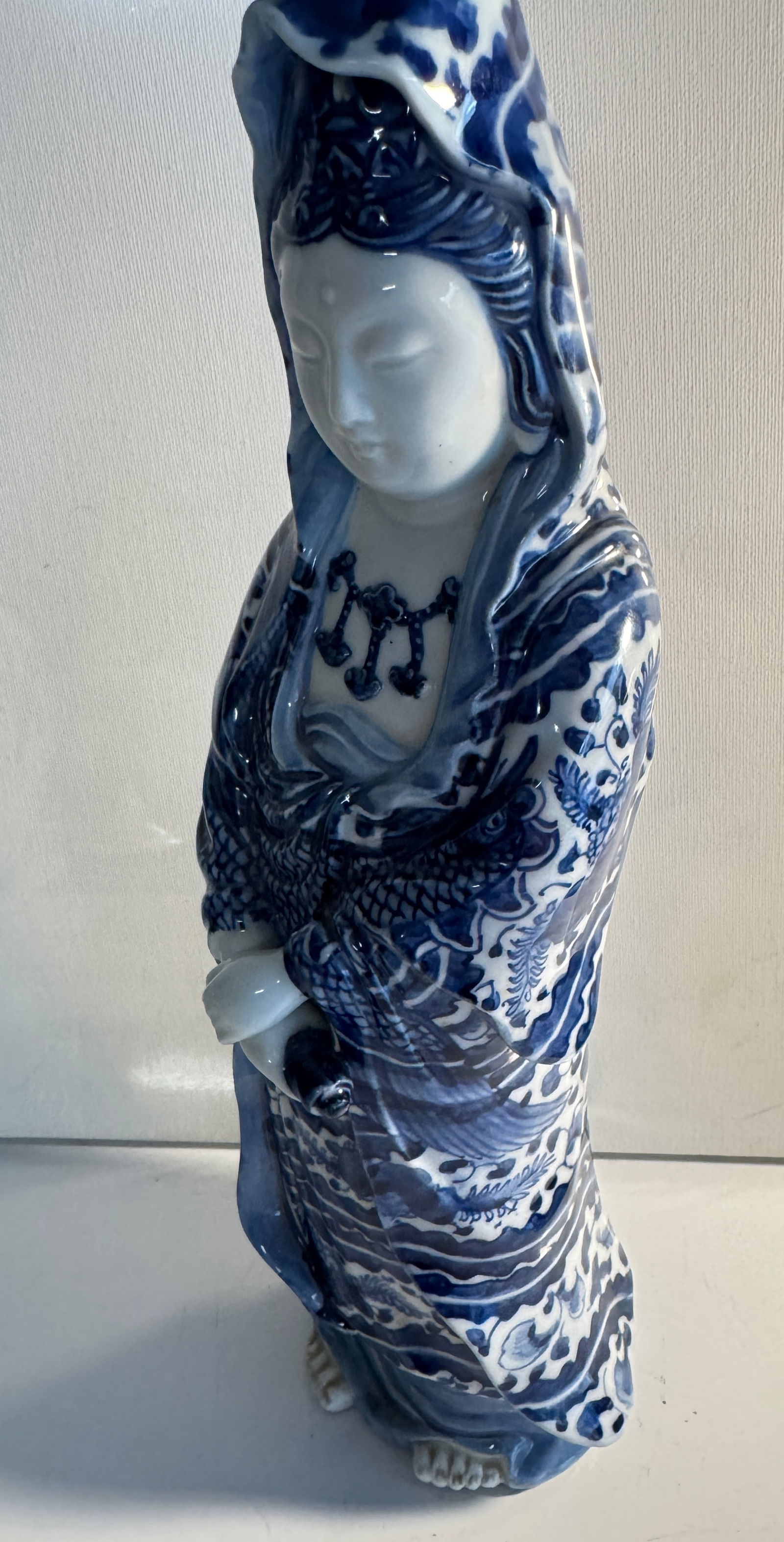 Chinese antique blue and white porcelain Guanyin sculptures: 14.2inch H Chinese antique blue and white porcelain Guanyin sculptures