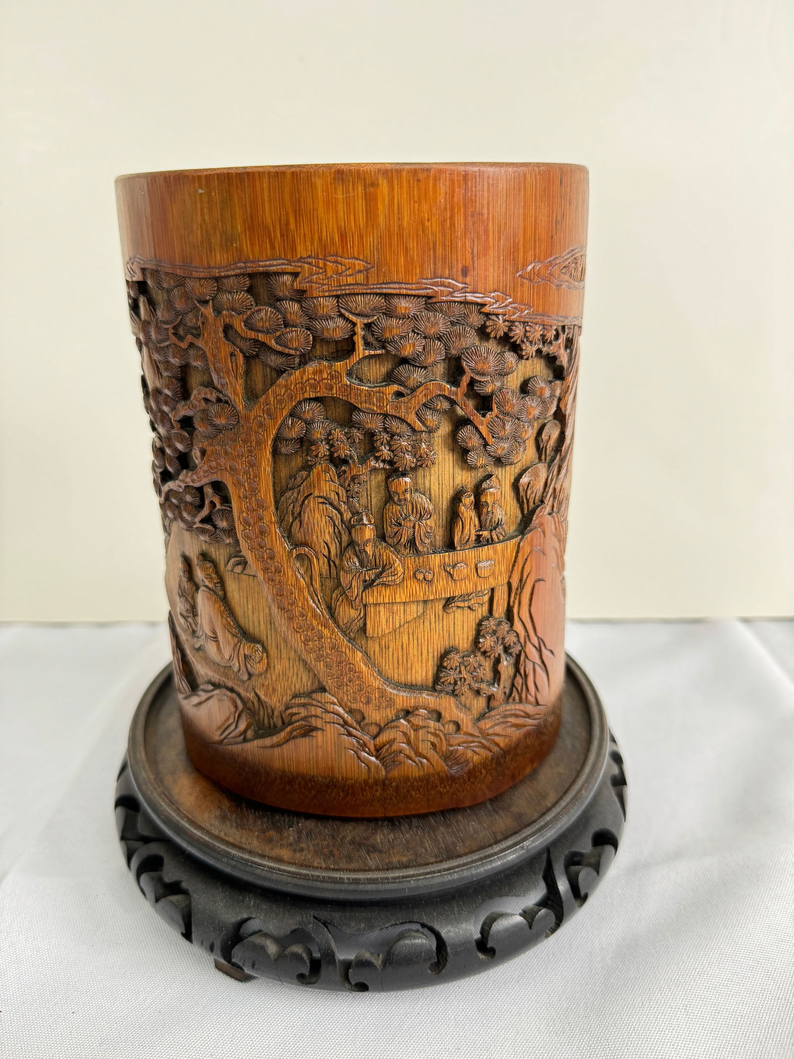 Chinese antique bamboo brush pot (1 of 8)