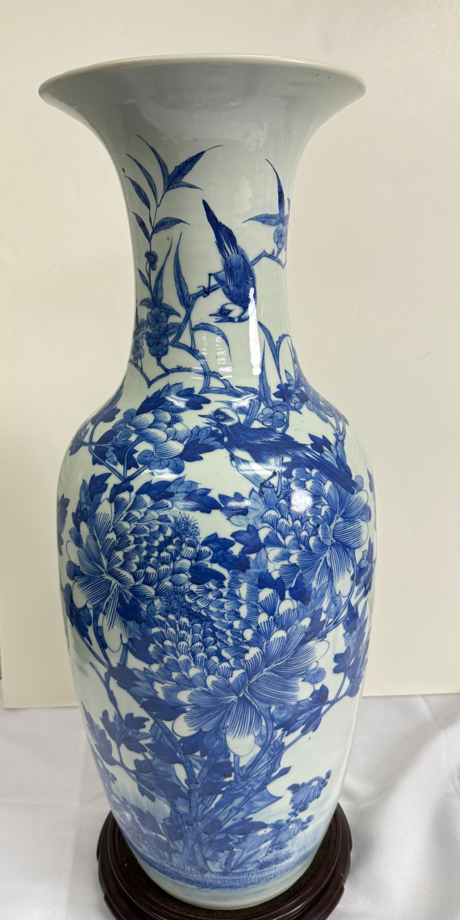 Large Chinese antique porcelain blue and white Vase: 24inch Large Chinese antique porcelain blue and white Vase