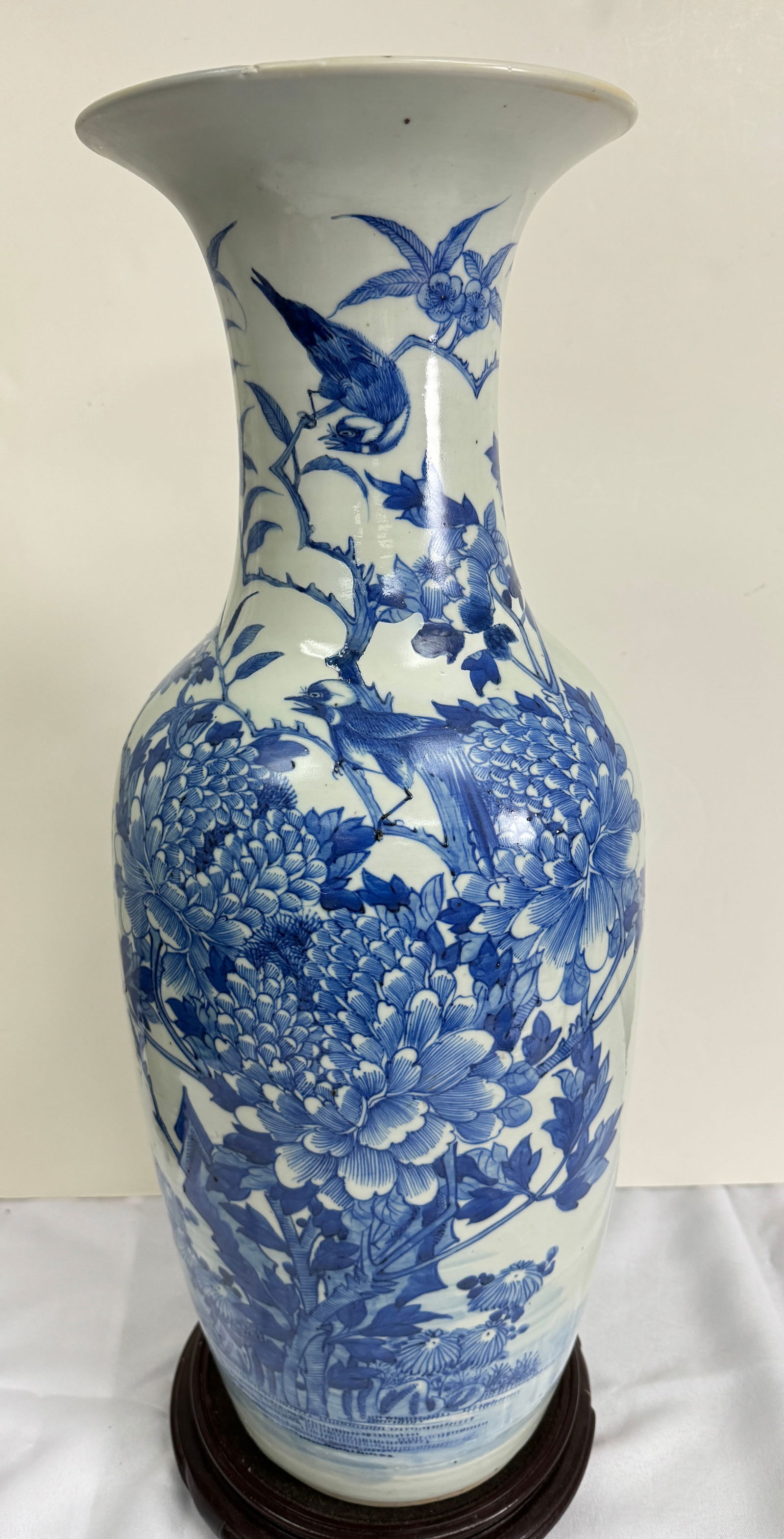 Large Chinese antique porcelain blue and white Vase: 24inch Large Chinese antique porcelain blue and white Vase
