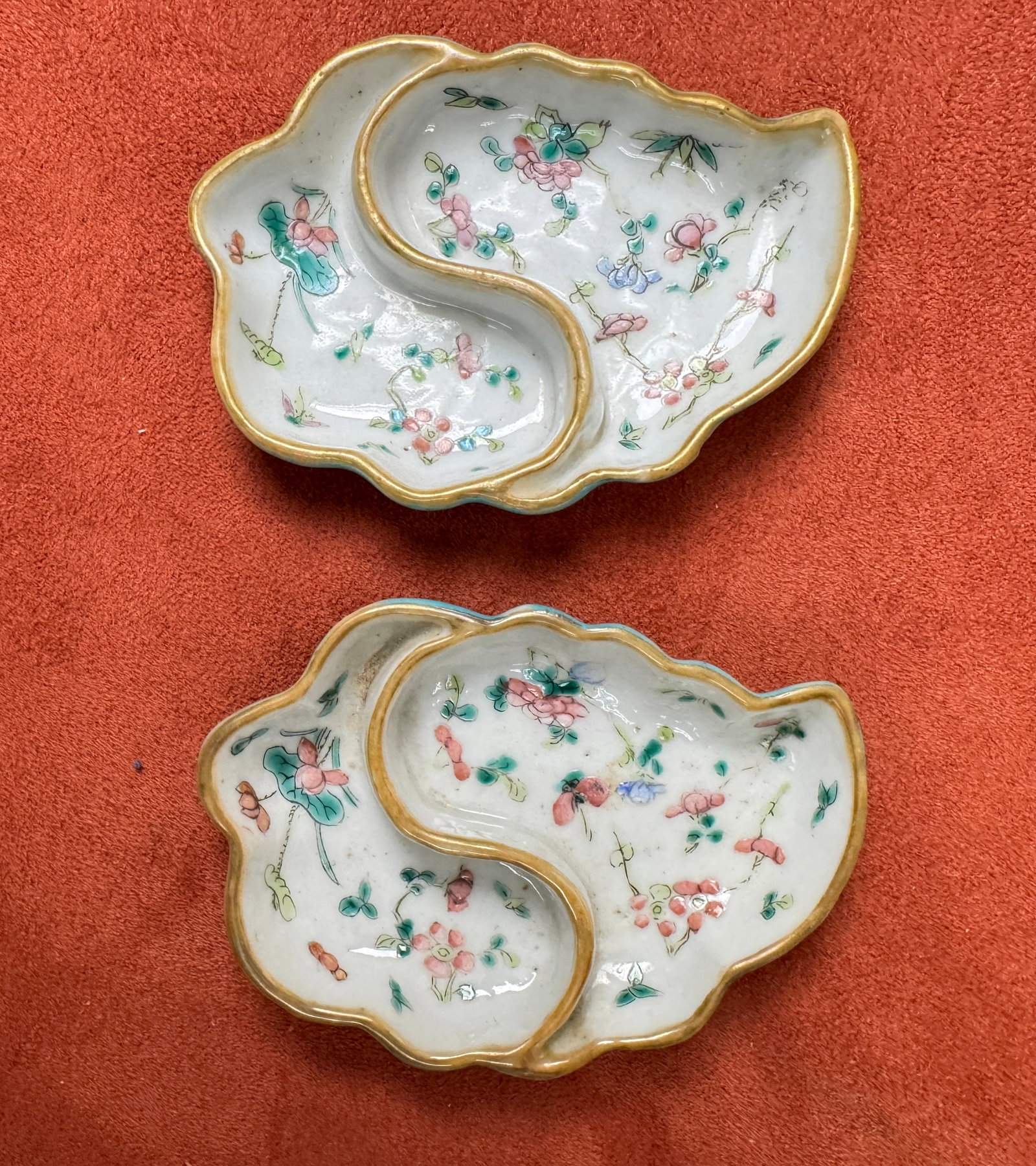Chinese Qing Dynasty Famille-Rose Porcelain Water Coupe in the Form of a Lotus Leaf: hinese Qing Dynasty Famille-Rose Porcelain Water Coupe in the Form of a Lotus Leaf