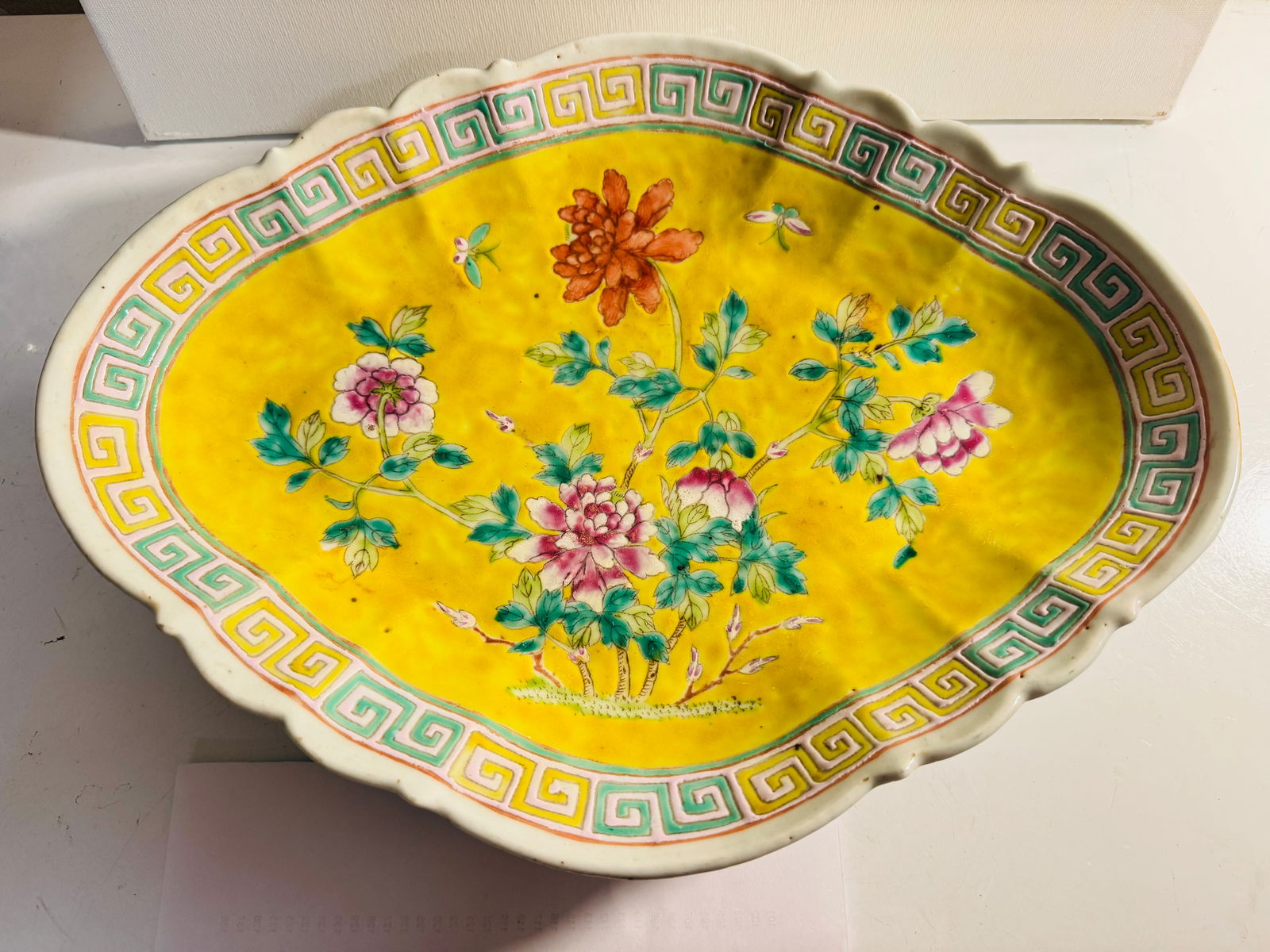 Chinese Qing Dynasty Antique Famille Rose Porcelain Offering Plate: Chinese Qing Dynasty Antique Famille Rose Porcelain Offering Plate