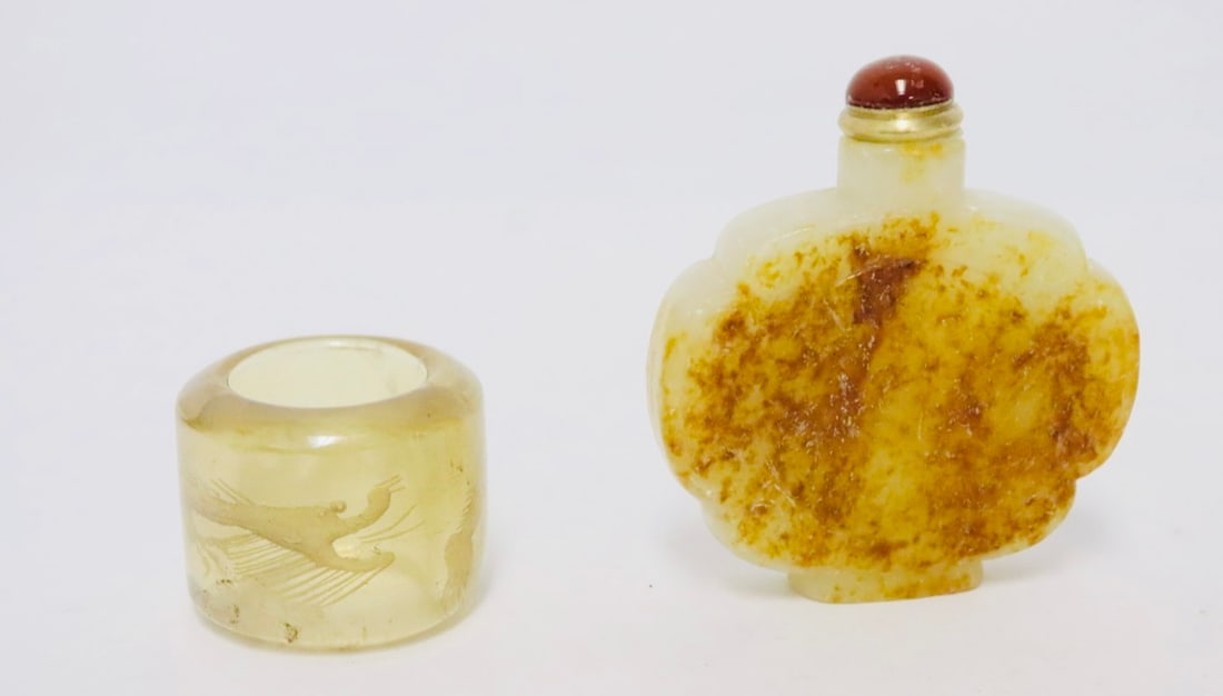 Chinese Antique Crystal Finger Ring and Jade Carved Snuff Bottle (1 of 9)
