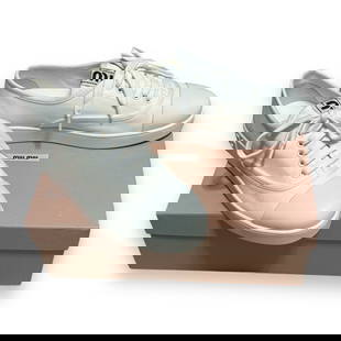 Women’s Miu Miu Calzature Donna Low Top Lace Ups Size. 8: • Miu Miu• White• Square Cap Toe• Lace Up• Black Logo On Tongue• White Embellished Logo On Back Of Sole• Leather Upper & Lining• Rubber Sole• Made In Italy