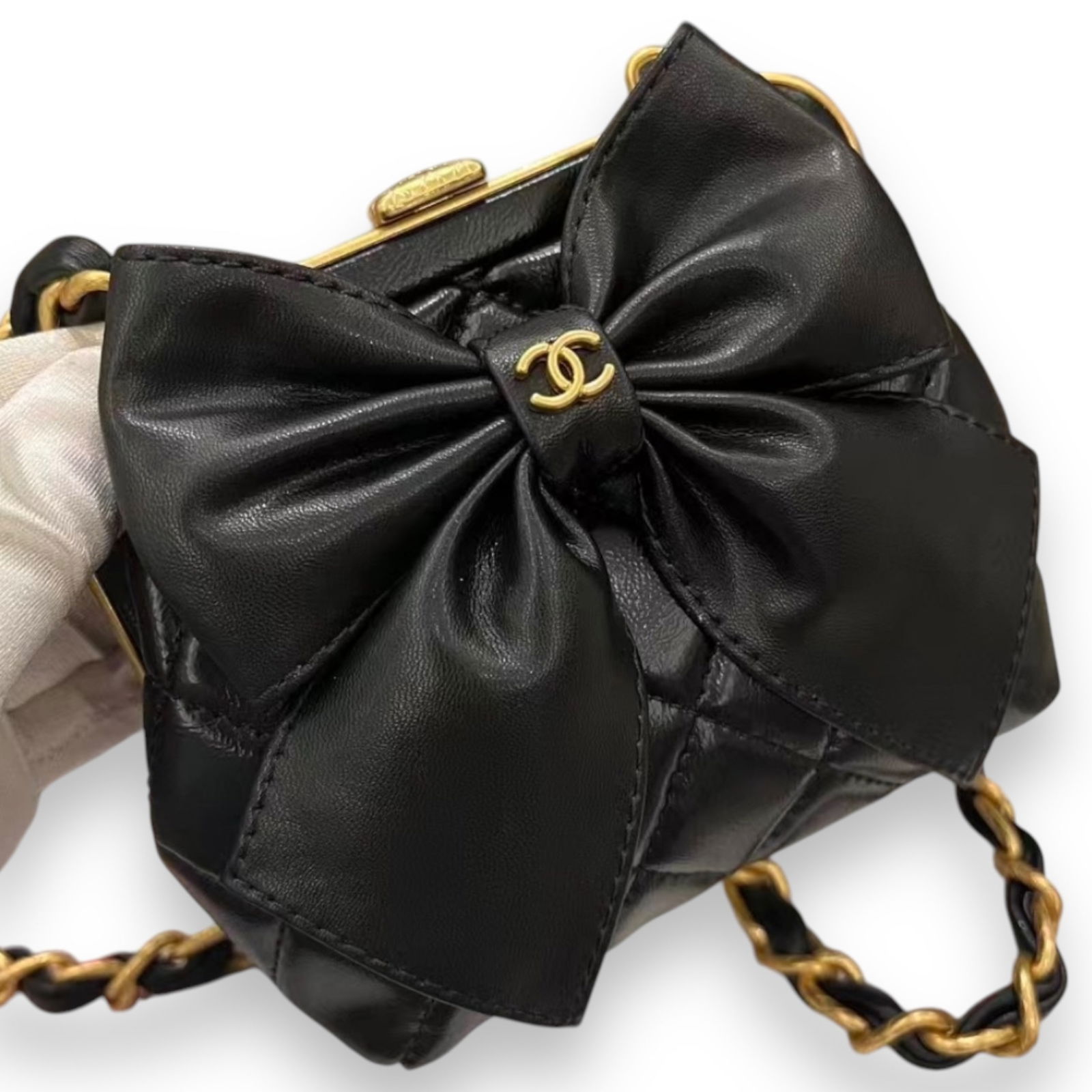 CHANEL Black Crumbled Bow Clutch Beaute Bag With Chain (1 of 8)