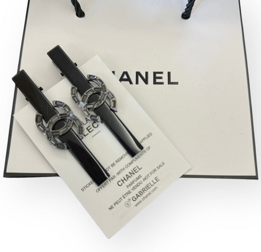 CHANEL 2Pc Set Black/Black Crystal CC Logo Long Rectangle L.A Collection Hair Clips: • CHANEL • 2Pc Set • Gabrielle • Black • Hair Clip • Long Rectangle Shape • Black Crystals CC Logo • Black Tone Hardware • L.A Collection • Unopened/I
