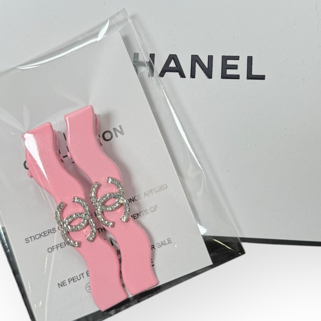 CHANEL 2Pc Set Pink/White Rhinestone CC Logo Long Zig Zag L.A Collection Hair Clip (1 of 3)