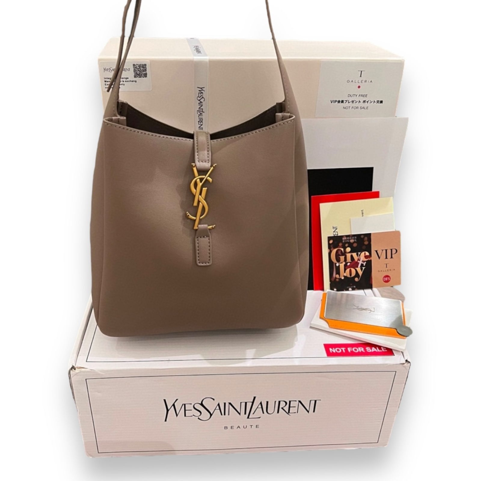 YSL Saint Laurent LE 37 Beaute Bucket Bag & Original Box (1 of 6)