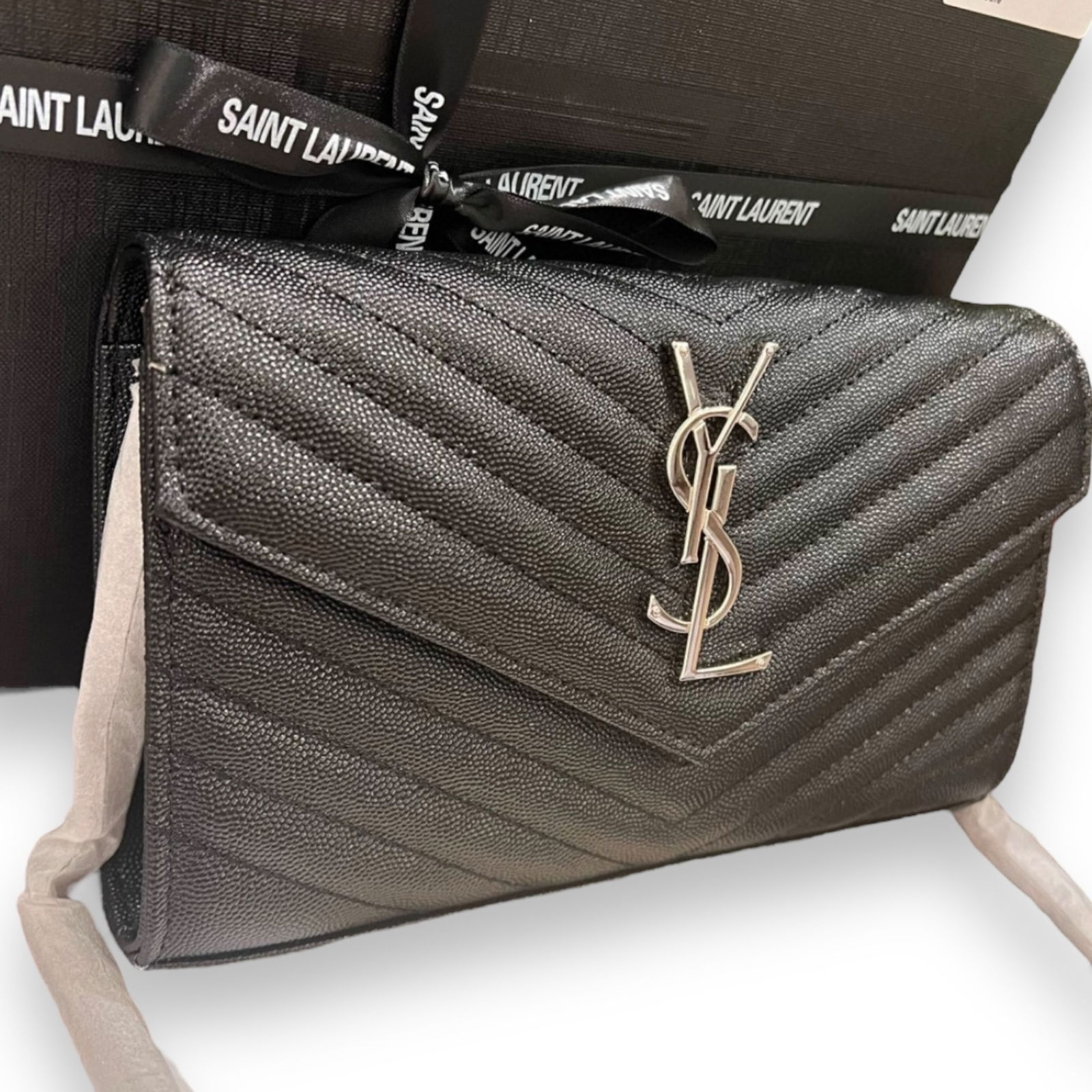 YSL (Saint Laurent) WOC/Wallet On Chain Beaute Bag & Original Box (1 of 5)