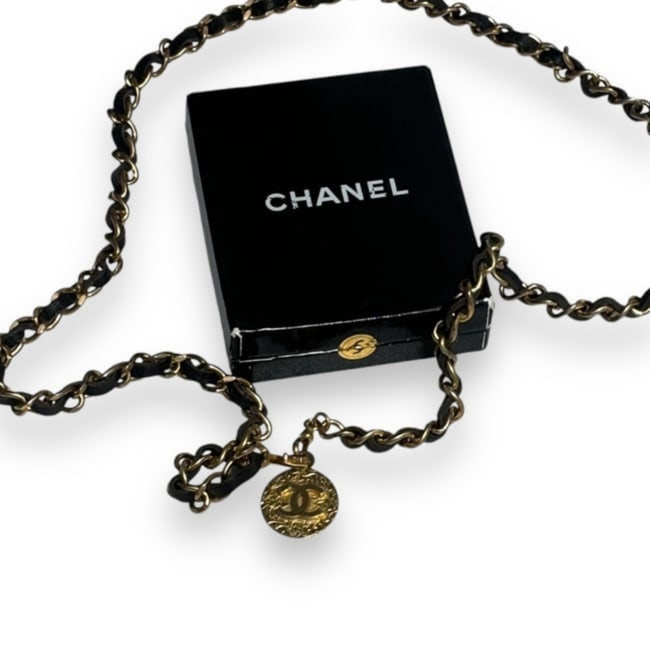 1982’ Vintage CHANEL Chain Belt or Necklace Coco Mark Gold & Original Box (1 of 8)