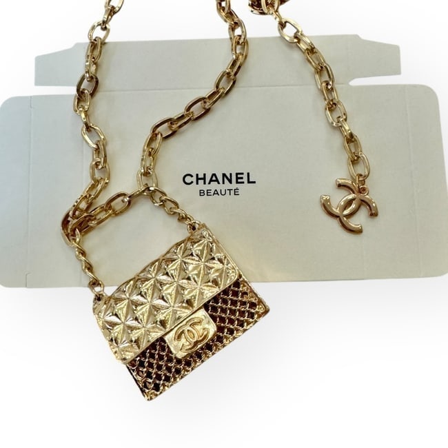 CHANEL Belt Gold Chain W/ Bag Charm Beaute Blt & Original Gift Bag (1 of 8)