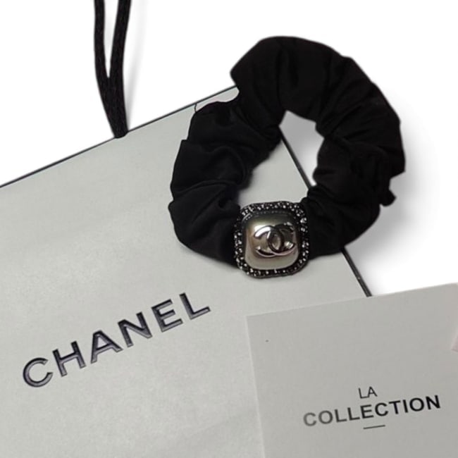 CHANEL Black/Square CC Logo Beaute Hair Scrunchy & Original Gift Bag (1 of 3)