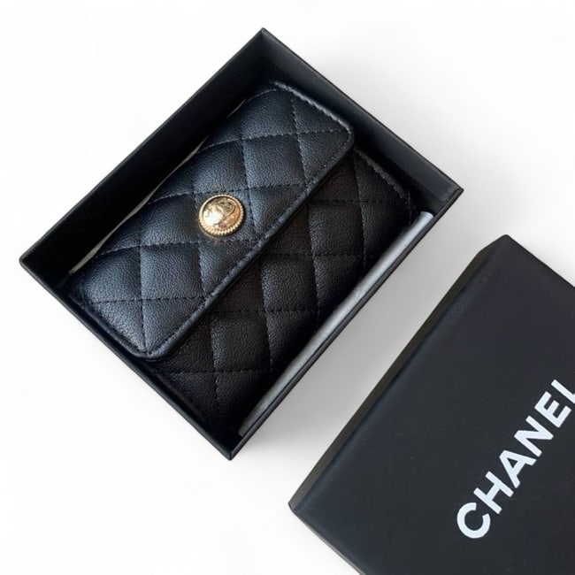 CHANEL Black/Gold Quilted Beaute Card Holder & Original Box (1 of 8)