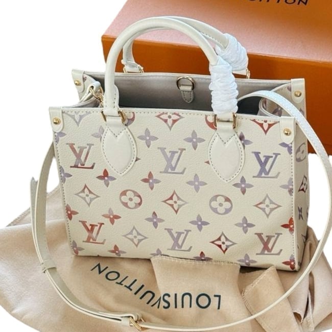 Louis Vuitton Stardust Purple Monogram OnTheGo PM Beaute Bag (1 of 8)