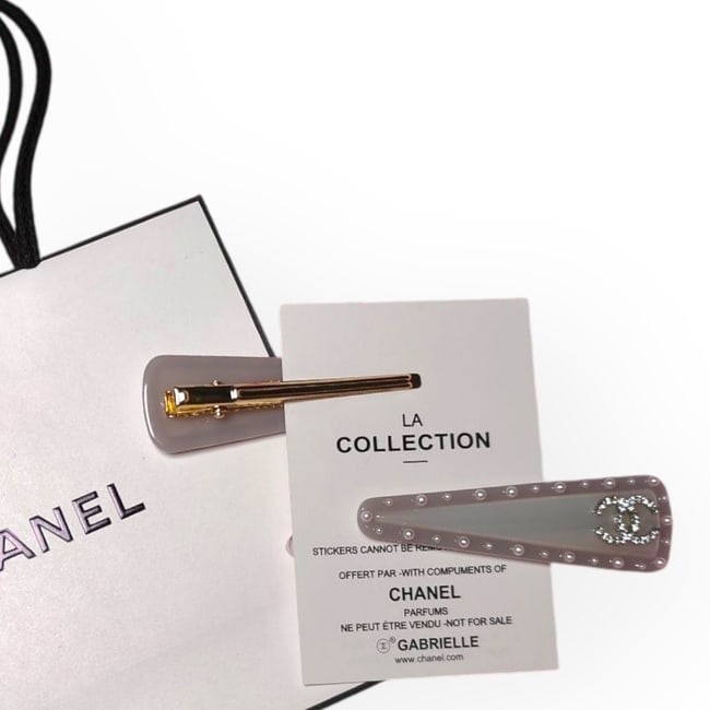 CHANEL 2Pc Lg Rhinestoned CC Long Triangle Beaute Hair Clips & Gift Bag: • CHANEL • Gabrielle • Hair Clips • 2Pc Set • Grey/Silver • Rhinestoned CC Logo • Pearl Accents • Shape: Lg Long Triangle • L.A Collection • Unope