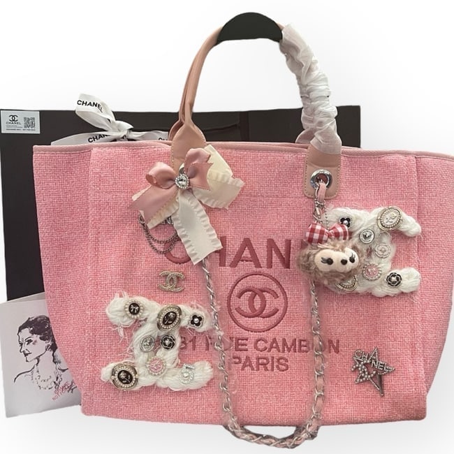 CHANEL XL Pink Buttons & Bows Deauville Beaute Tote & Original Chanel Gift Bag (1 of 7)