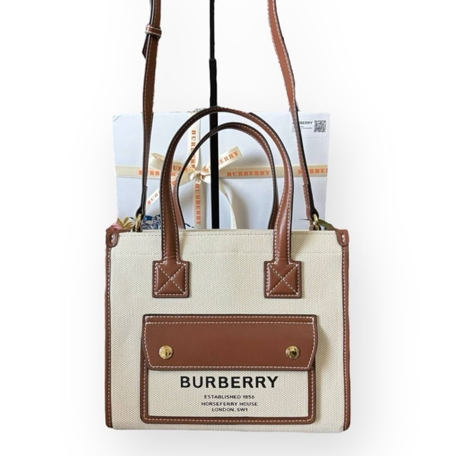 Burberry Freya Mini Shopping Tote Beaute Bag (1 of 10)