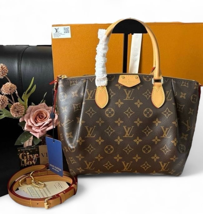 Louis Vuitton Monogram Turenne Dumpling Beaute Bag (1 of 7)