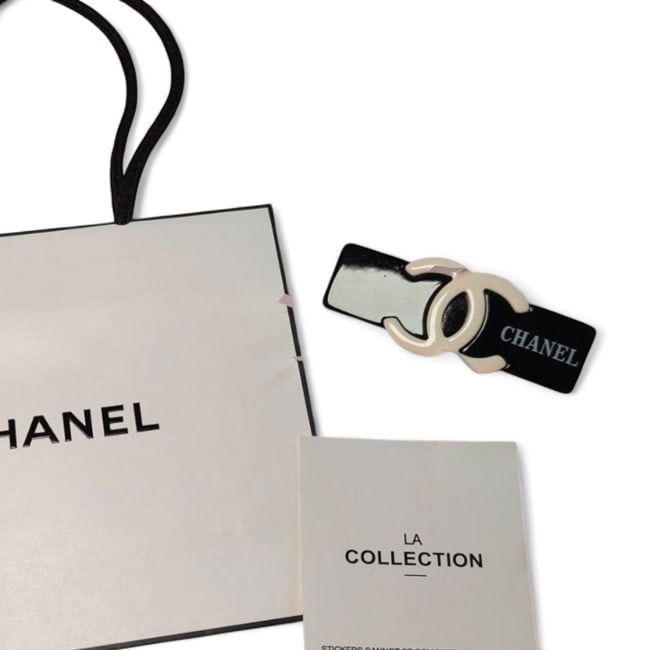 CHANEL Lg Black/White Logo Wide Rectangle Beaute Hair Clip & Gift Bag (1 of 5)