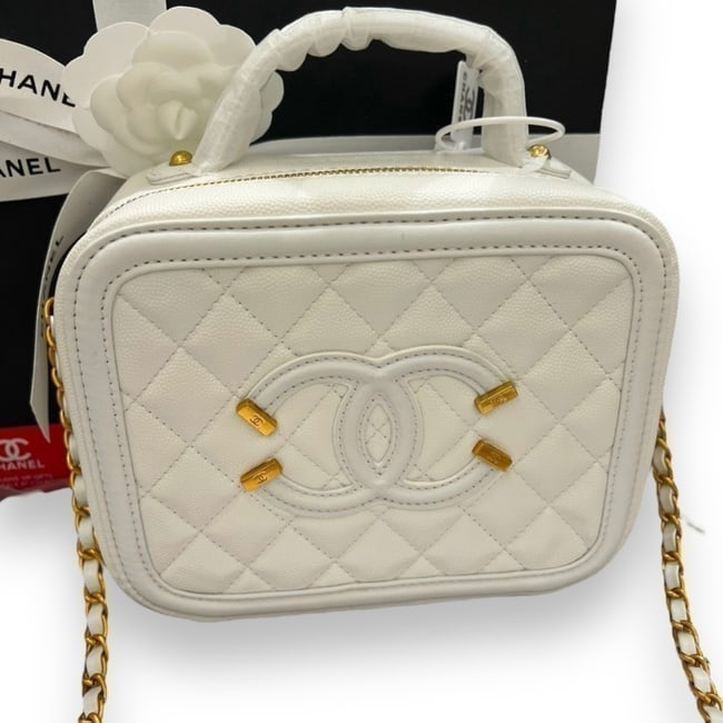 CHANEL White/Gold Quilted CC Filgree Vanity Beaute Case & Original Box (1 of 7)
