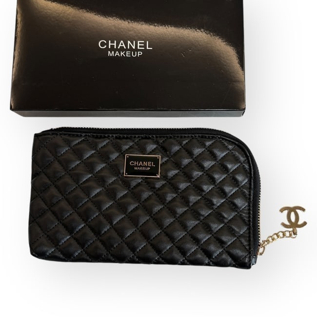 CHANEL Black/Gold Makeup Pouch & Original Box (1 of 5)
