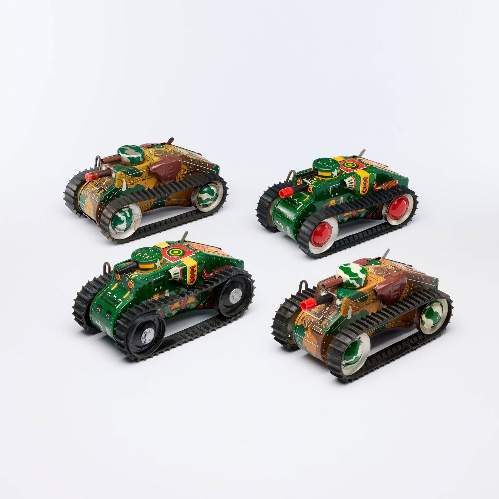 Four Marx Tin Litho Wind-Up Tanks (1 of 2)