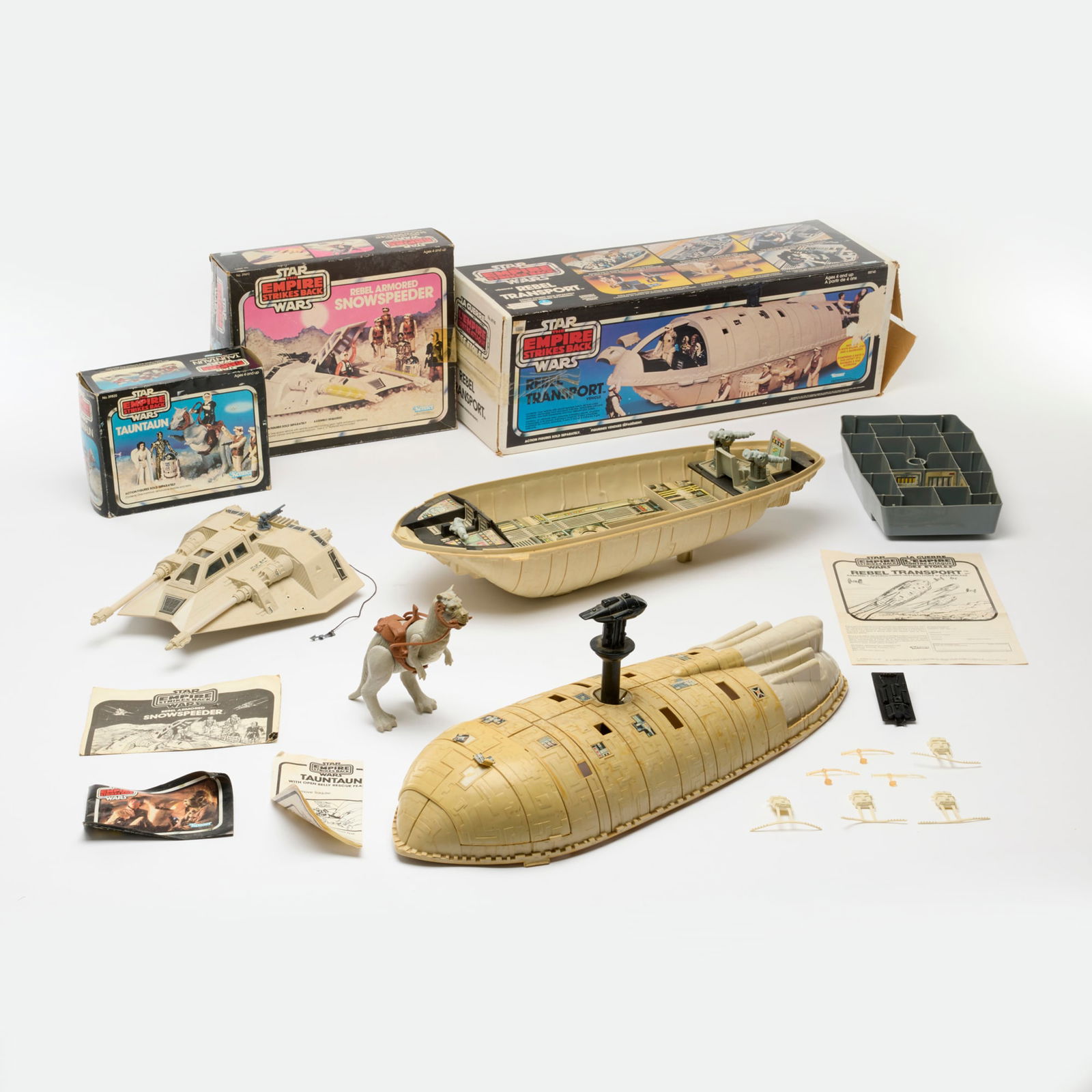 3PC 1980-82 Kenner Star Wars The Empire Strikes Back Hoth Related Vehicle Group: 3PC 1980-82 Kenner Star Wars The Empire Strikes Back Hoth Related Vehicle Group USA, 1980-82 Group Includes: 1980 Empire Strikes Back Rebel Armored Snowspeeder Complete with Box, 1980 Empire Strikes B