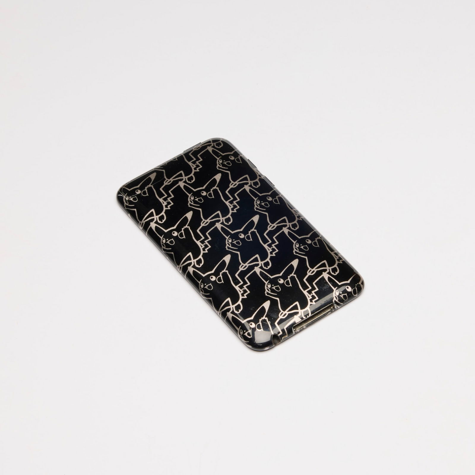 2008 Rare Pokemon Pikachu Apple iPod Touch (1 of 2)