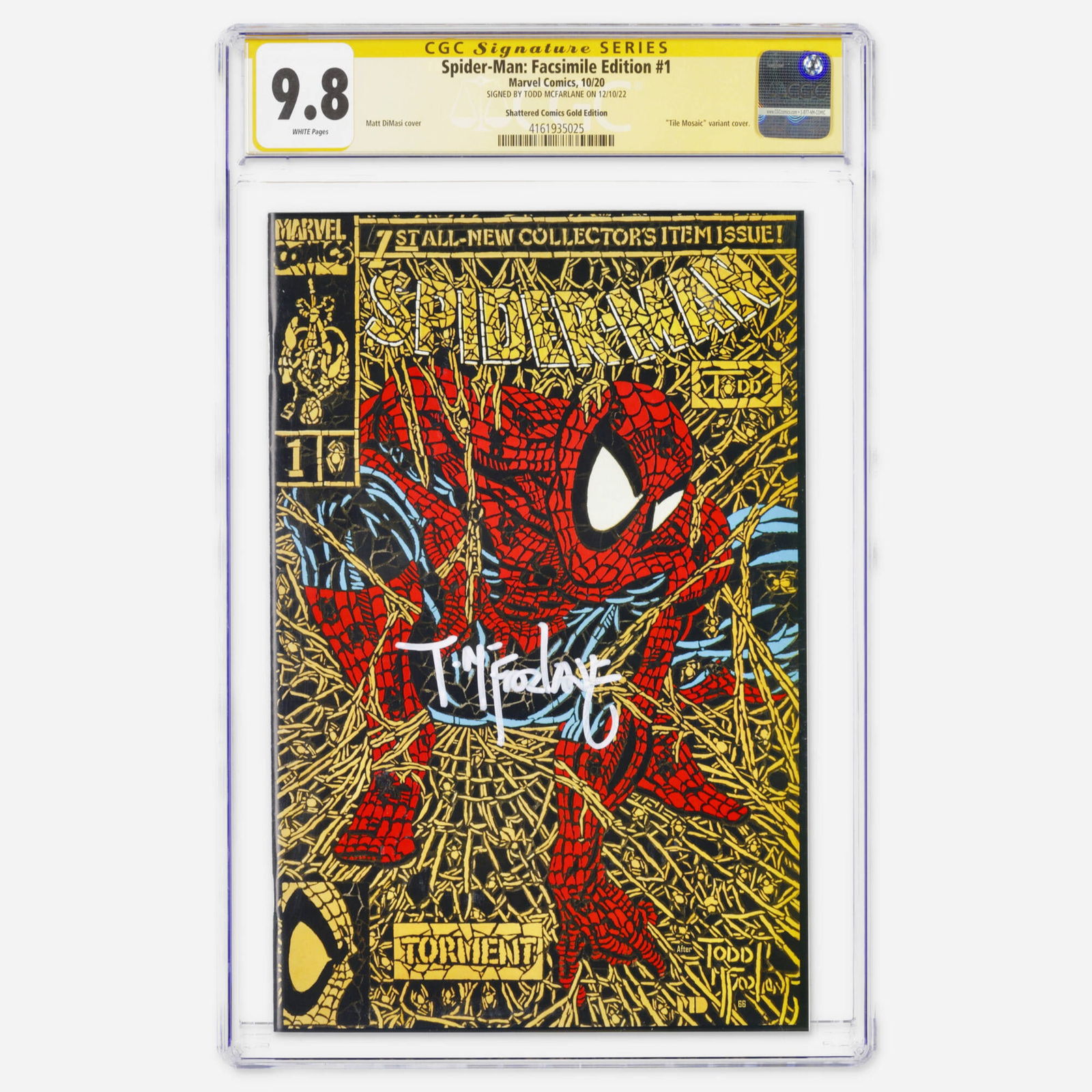 Marvel Comics Spider-Man: Facsimile Edition #1 CGC 9.8 Shattered Comics Gold Edition Todd McFarlane: Marvel Comics Spider-Man: Facsimile Edition #1 CGC 9.8 Shattered Comics Gold Edition Signature Series Todd McFarlane USA, 2020 This Modern Age title mosaic variant by Matt DiMasi is signed by Todd