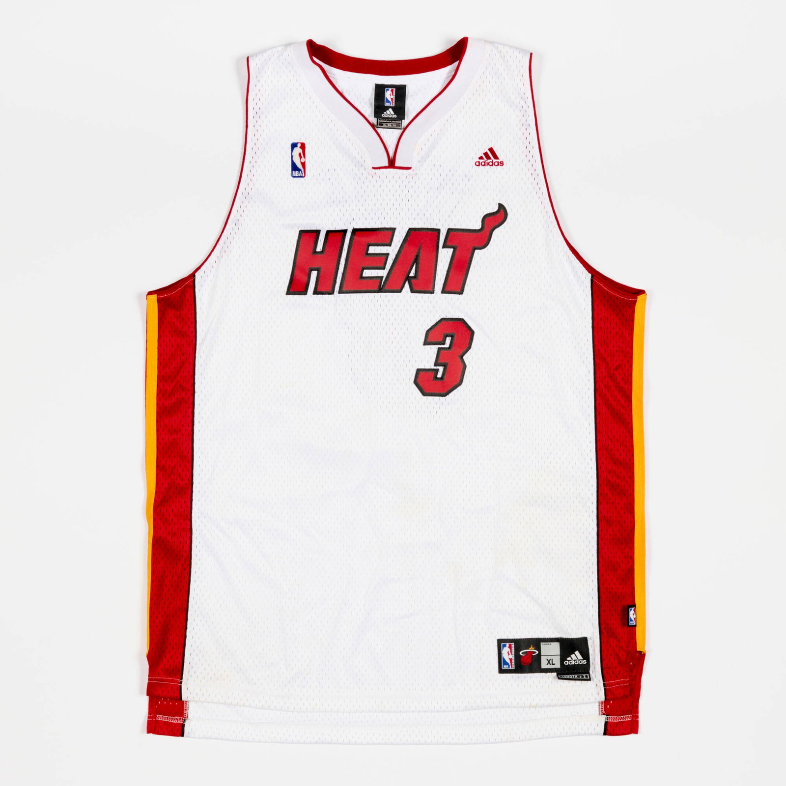 Dwyane Wade Miami Heat #3 Basketball Jersey Autographed XL: Dwyane Wade Miami Heat #3 Basketball Jersey Autographed XL USA 27 h x 25 w in (69 x 63 cm) Signature to number on back of jersey. Some creasing to jersey. This work will ship from Millville,