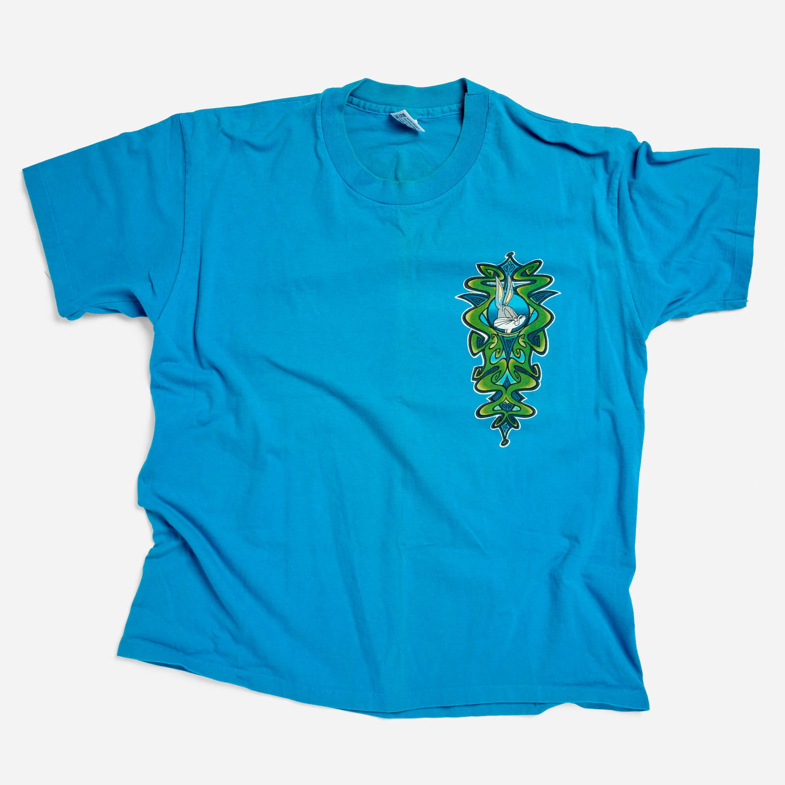 Bugs Bunny American Classic X-Large T-Shirt Single Stitch: Bugs Bunny American Classic X-Large T-Shirt Single Stitch 1993 100% cotton, single stitch 22 w x 23.5 l in (56 x 60 cm) Condition Notes: Slight discoloration line vertical through middle on front.