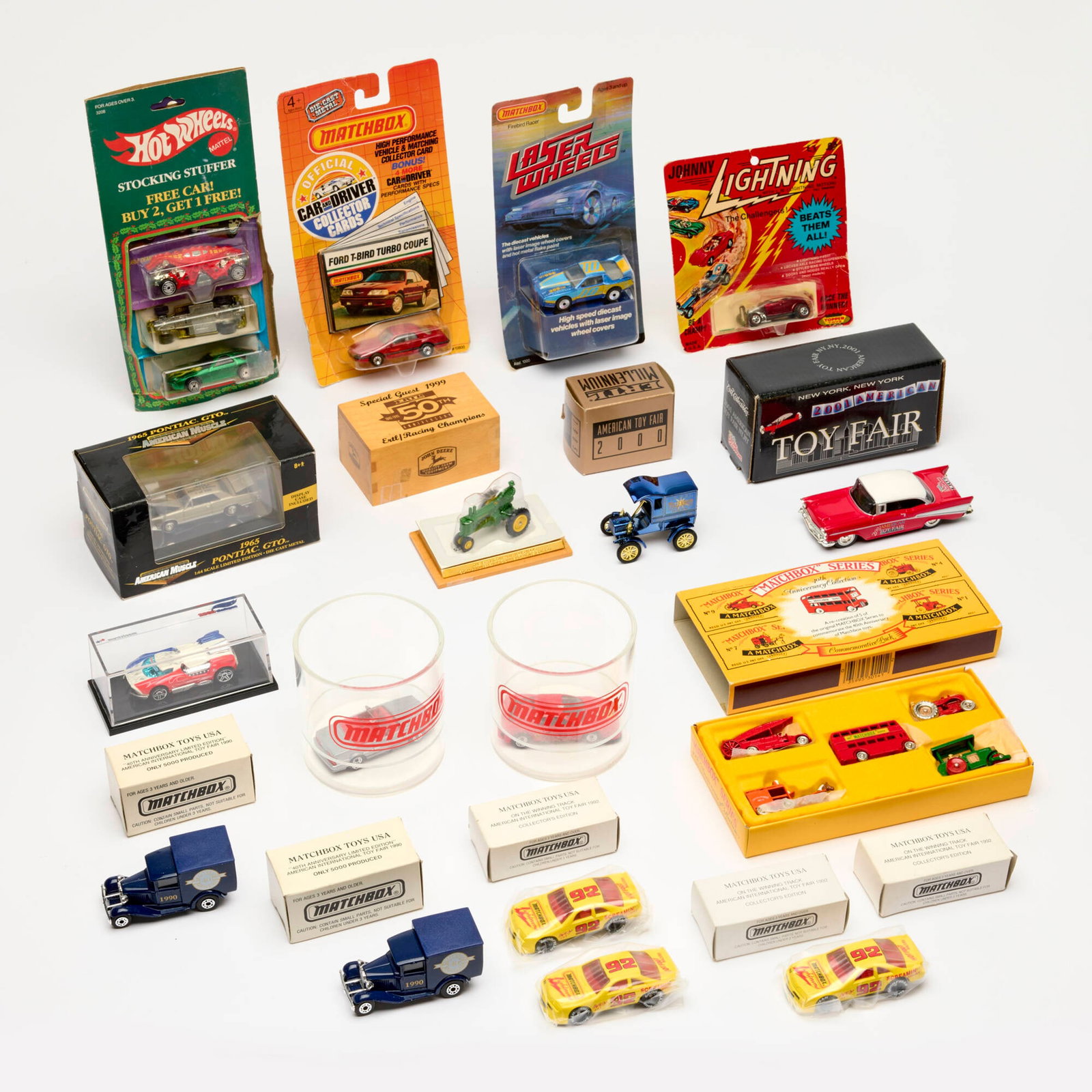 17PC Hot Wheels and Matchbox Die-Cast Car Group (1 of 2)