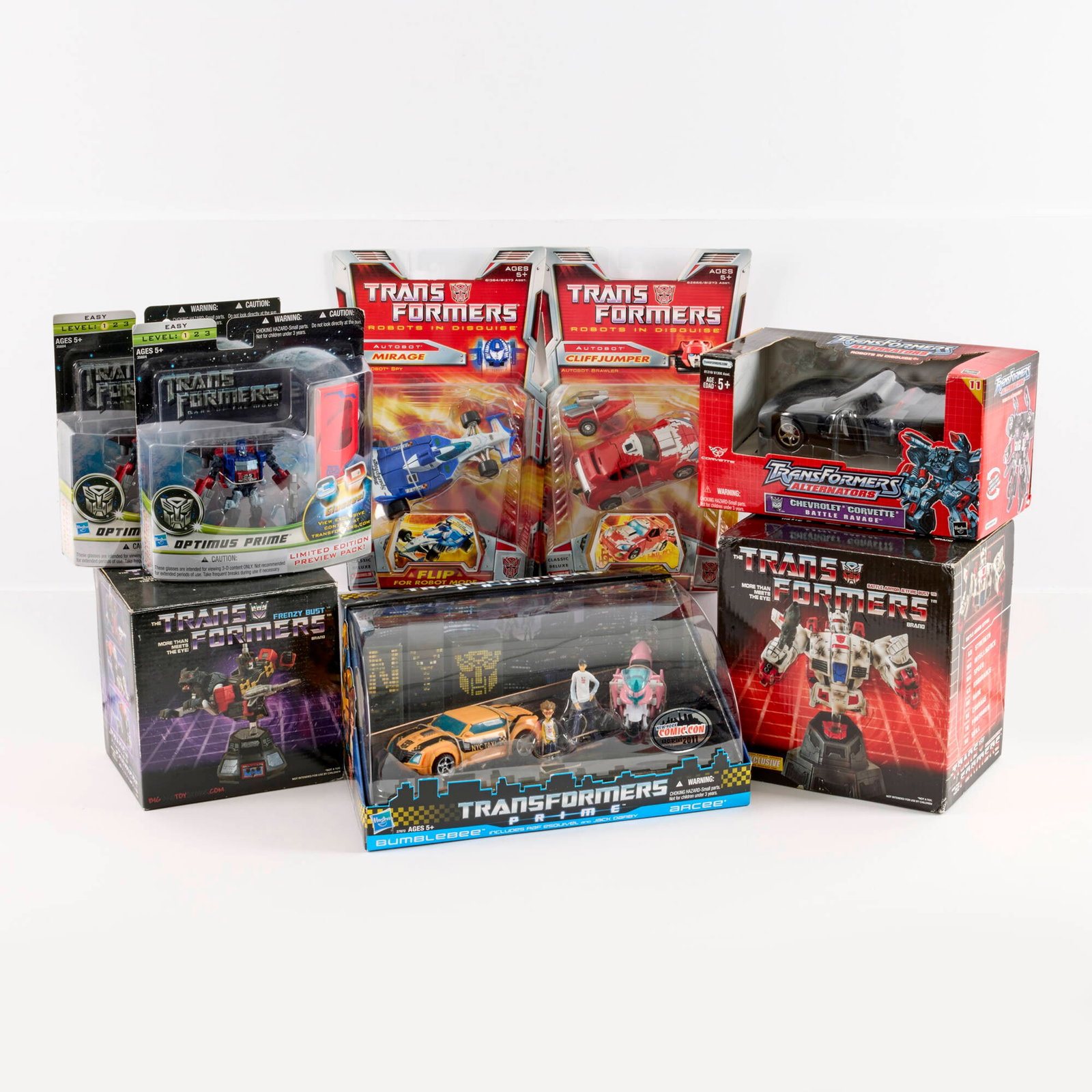 8PC 2004-2011 Hasbro and Diamond Select Transformers Group Factory Sealed: 8PC 2004-2011 Hasbro and Diamond Select Transformers Group Factory Sealed USA, 2004-2011 12 h x 7.5 w x 3 d in (30 x 19 x 8 cm) 8.25 h x 7.5 w x 2.25 d in (21 x 19 x 6 cm) 6 h x 12.5 w x 7 d in (15 x 