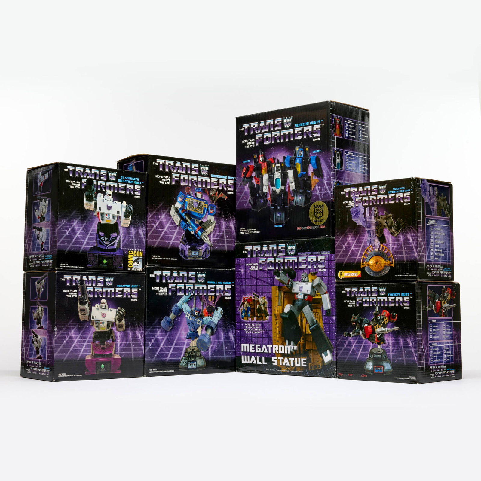 8PC 2007-2009 Diamond Select Toys Transformers Bust Group Factory Sealed: 8PC 2007-2009 Diamond Select Toys Transformers Bust Group Factory Sealed USA, 2007-2009 largest: 10.25 h x 9.75 w x 7 d in (26 x 25 x 18 cm) smallest: Diamond Select Bust Factory Sealed group includes