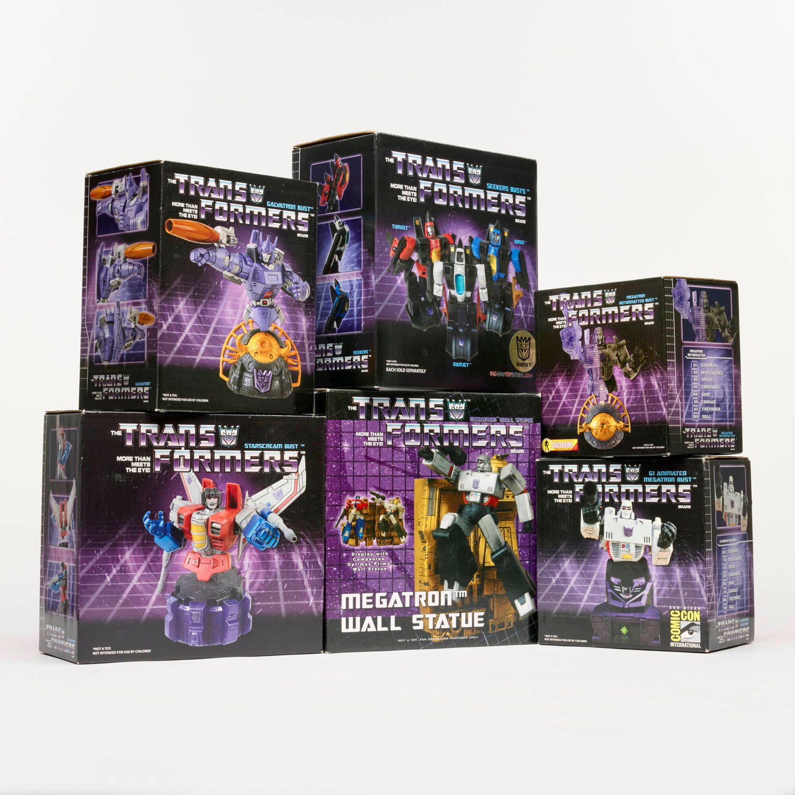 6PC 2007-2009 Diamond Select Toys Transformers Bust and Wall Statue Group Factory Sealed: 6PC 2007-2009 Diamond Select Toys Transformers Bust and Wall Statue Group Factory Sealed USA, 2007-2009 smallest: 7 h x 7 w x 4.75 d in (18 x 18 x 12 cm) largest: 10.25 h x 9.75 w x 7 d in (26 x 25 x 