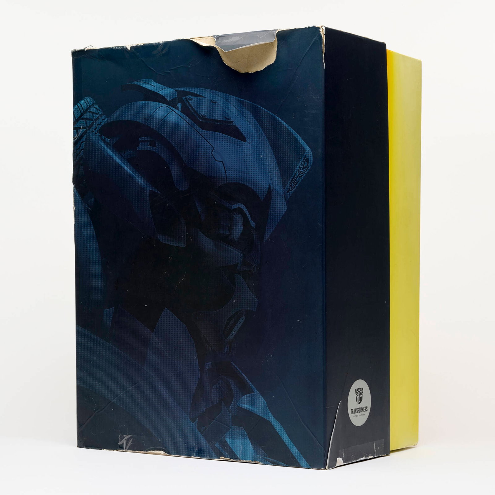 2014 ThreeA Transformers Bumblebee Premium Scale Complete in Box: 2014 ThreeA Transformers Bumblebee Premium Scale Complete in Box USA, 2014 20 h x 14.5 w x 9.5 d in (51 x 37 x 24 cm) Complete in box. Original Transformers branded band that goes over box not include