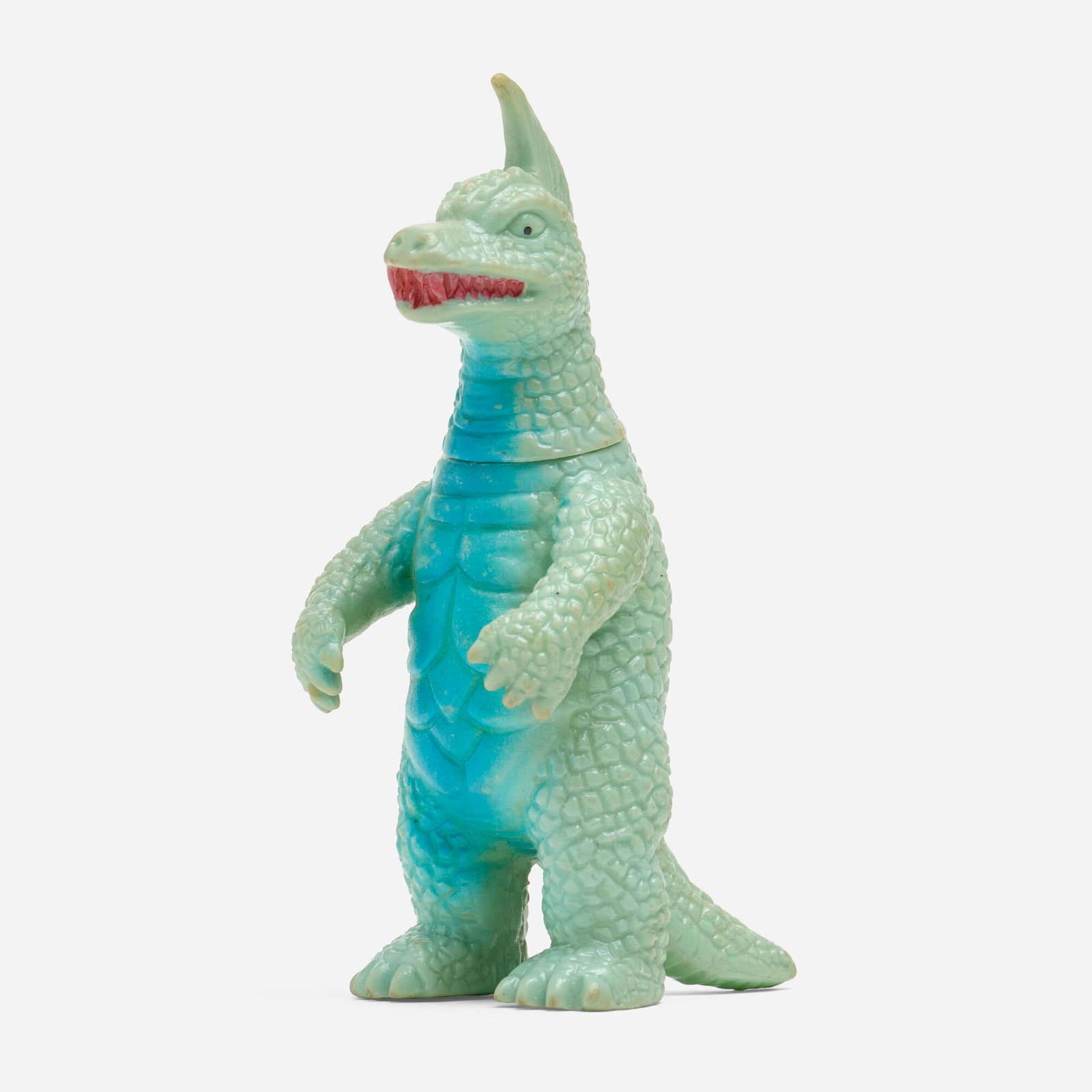 Bullmark Return of Ultraman Earthtron Mini Vinyl: Bullmark Return of Ultraman Earthtron Mini Vinyl Bullmark Japan, c. 1970 4.25 h x 1.75 w x 2.25 d in (11 x 4 x 6 cm) Condition notes: Overall very good condition with minimal scattered paint rubs. Thi